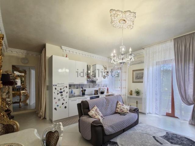 Appartamento in vendita di 207 m² in Viale Giuseppe di Vittorio, 137