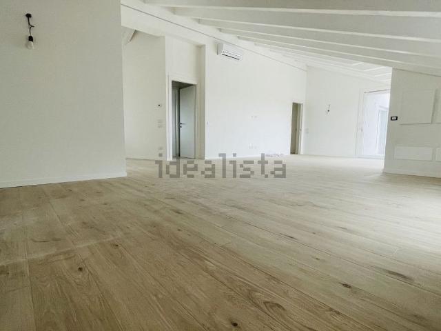 Appartamento in vendita di 208 m²