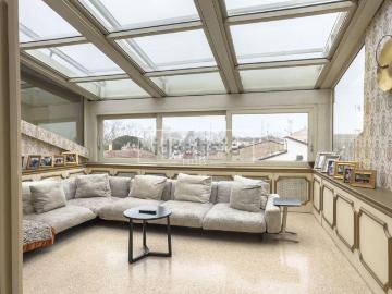 Appartamento in vendita di 208 m²