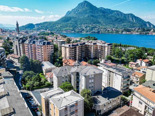 Appartamento in vendita di 208 m² in Via Capodistria, 22