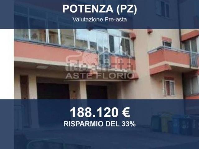 Appartamento in vendita di 208 m² in Via Augusto Bertazzoni, 24
