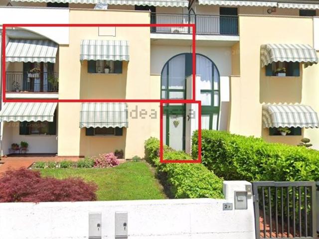Appartamento in vendita di 208 m² in Via G. Giolitti, 2