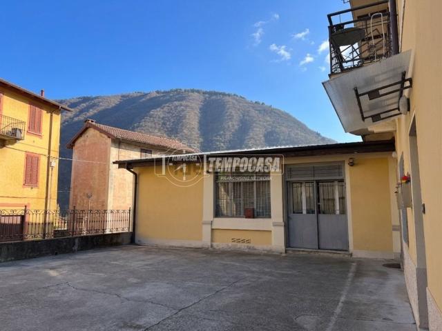 Appartamento in vendita di 208 m² in Via Giuseppe de Notaris, 1