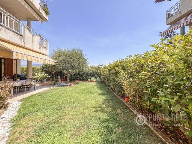 Appartamento in vendita di 208 m² in Via Dott. Francesco Girelli, 19