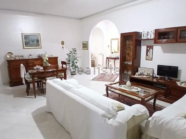 Appartamento in vendita di 208 m² in Via Francesco Garrano