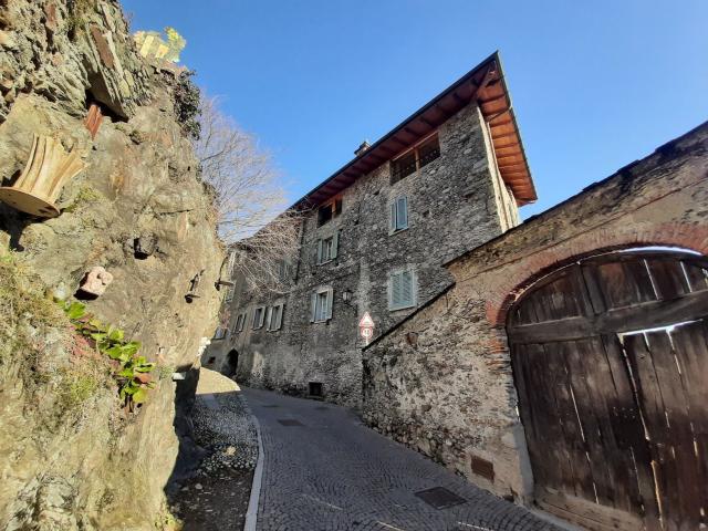 Appartamento in vendita di 208 m² in Via Scarpatetti