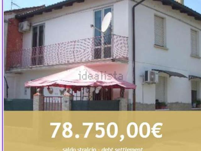 Appartamento in vendita di 208 m² in Via Severino Ferrari