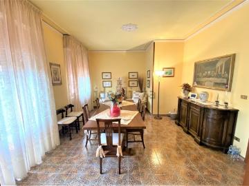 Appartamento in vendita di 208 m² in Via Quinto Martini