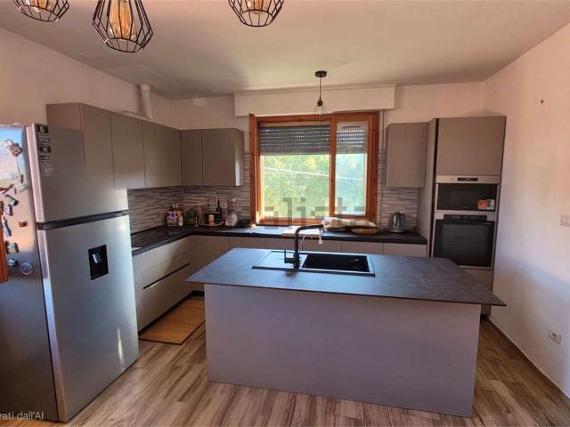 Appartamento in vendita di 209 m² in Via Costa