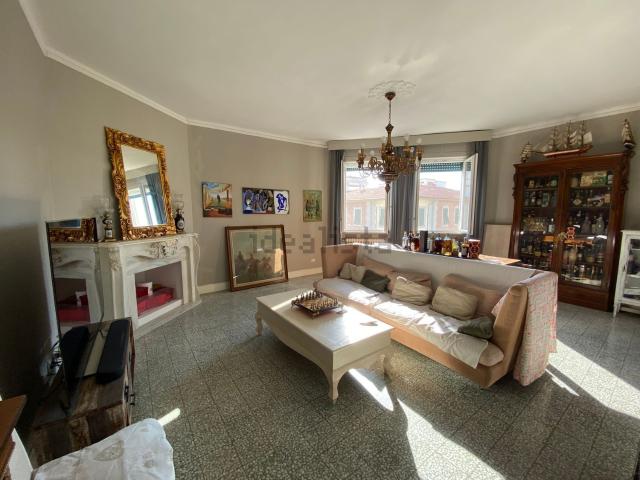 Appartamento in vendita di 209 m² in Via Antonio Mangini, 41
