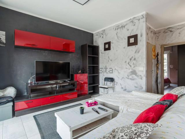 Appartamento in vendita di 209 m² in Via Alpi Carniche, 8