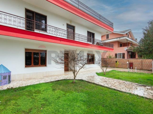 Appartamento in vendita di 209 m² in Via Sant&apos Agata, 29