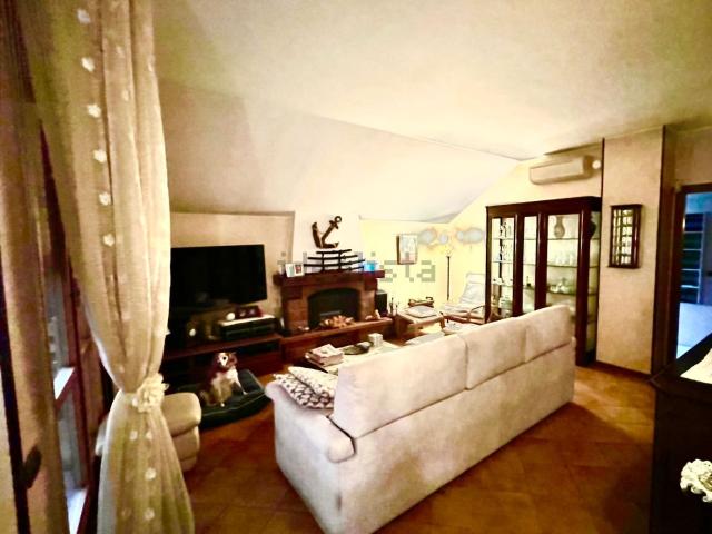Appartamento in vendita di 209 m² in Via Togliatti, 57