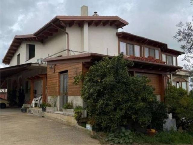 Appartamento in vendita di 209 m² in Strada delle Vigne, 6