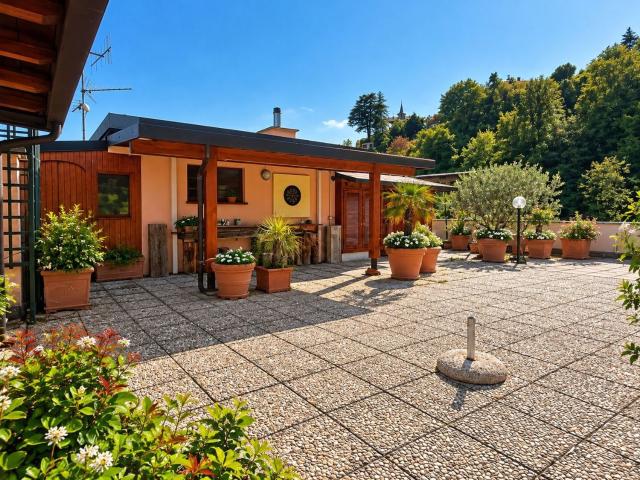 Appartamento in vendita di 210 m² in Via Cavour, 1
