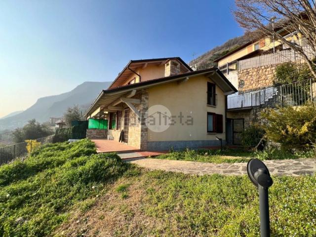 Appartamento in vendita di 210 m² in Via Campitino