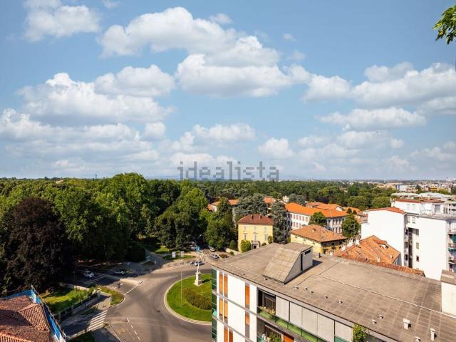 Appartamento in vendita di 210 m² in Via Carlo Alberto, 39