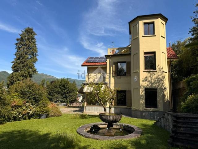 Appartamento in vendita di 210 m² in Via Carlo Lessona, 31