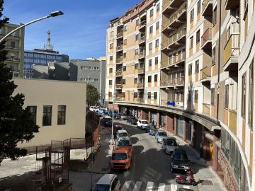 Appartamento in vendita di 210 m² in Via A. De Gasperi, 48