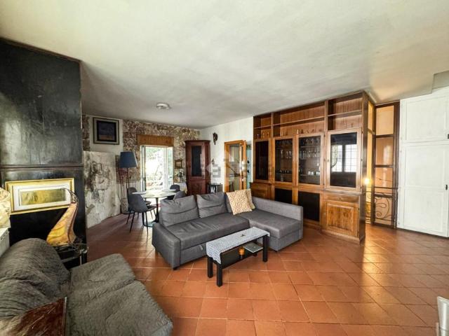 Appartamento in vendita di 210 m² in Via A. Mauri