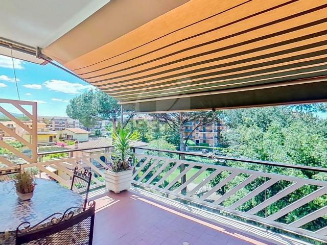 Appartamento in vendita di 210 m² in Via Anagnina