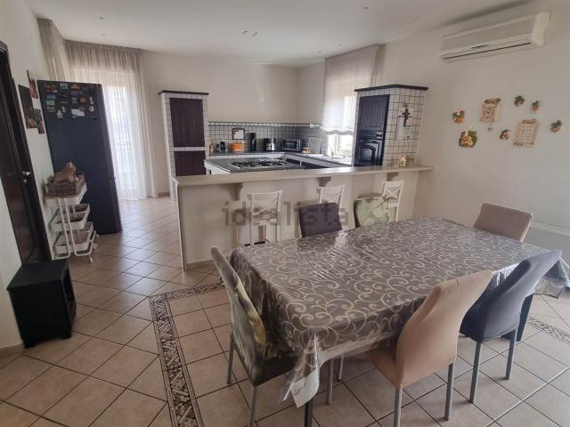 Appartamento in vendita di 210 m² in Via Babbaurra