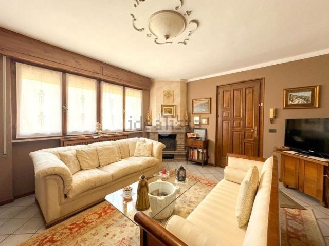 Appartamento in vendita di 210 m² in Via G. Bevilacqua, 23