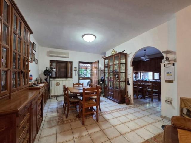 Appartamento in vendita di 210 m² in Via Galileo Galilei