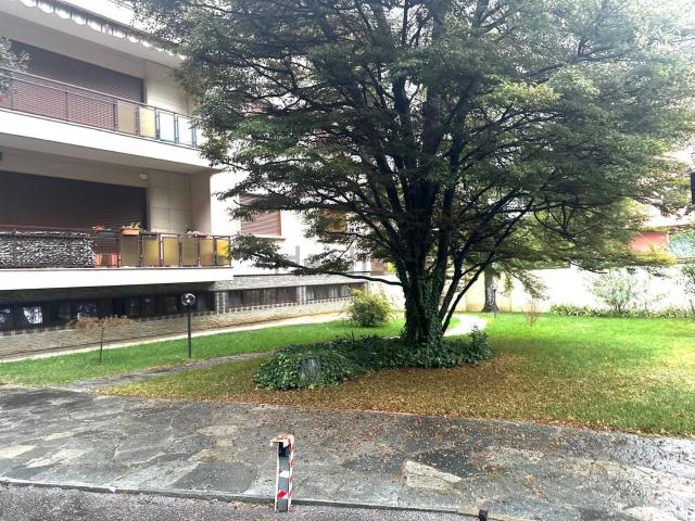 Appartamento in vendita di 210 m² in Via Giorgio Vecco, 35