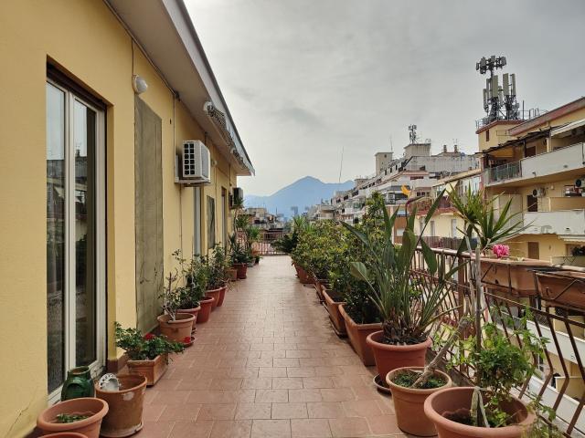 Appartamento in vendita di 210 m² in Via Giovanni Bonanno