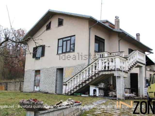 Appartamento in vendita di 210 m² in Via del Castagneto, 8