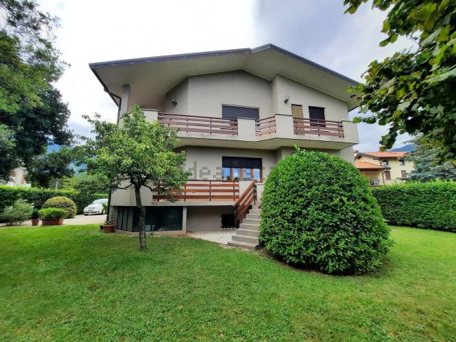 Appartamento in vendita di 210 m² in Via dell&apos Omo, 71