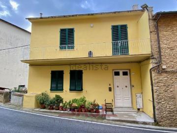 Appartamento in vendita di 210 m² in Viale Vittorio Veneto, 18