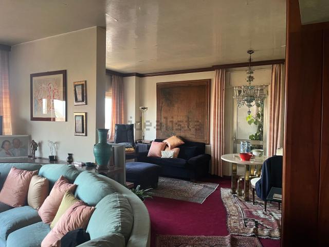 Appartamento in vendita di 210 m² in Via delle Porte Contarine