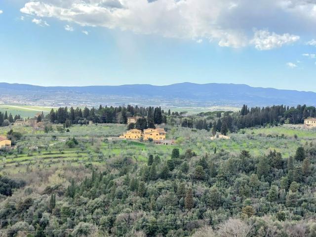 Appartamento in vendita di 210 m² in Via di Serpiolle