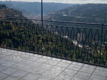Appartamento in vendita di 210 m² in Via Loreto Gallinara, 964