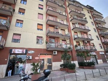 Appartamento in vendita di 210 m² in Via Leonardo da Vinci, 434