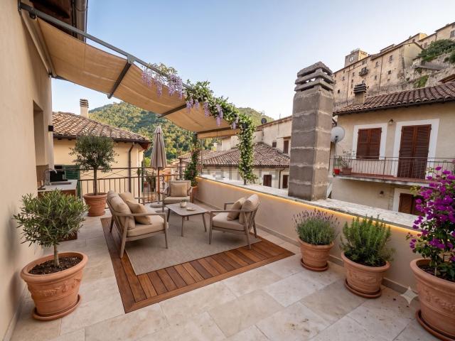 Appartamento in vendita di 210 m² in Via Madonna delle Grazie, 4