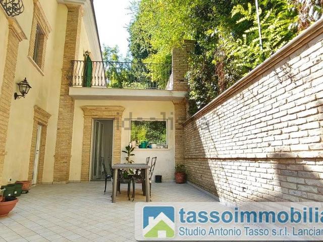 Appartamento in vendita di 210 m² in Via Marina