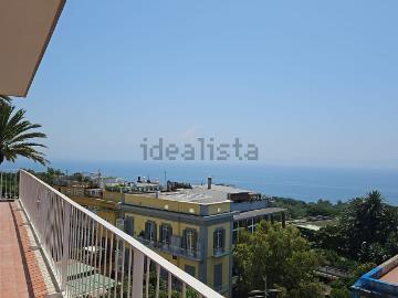 Appartamento in vendita di 210 m² in Via Nicola Ricciardi, 5