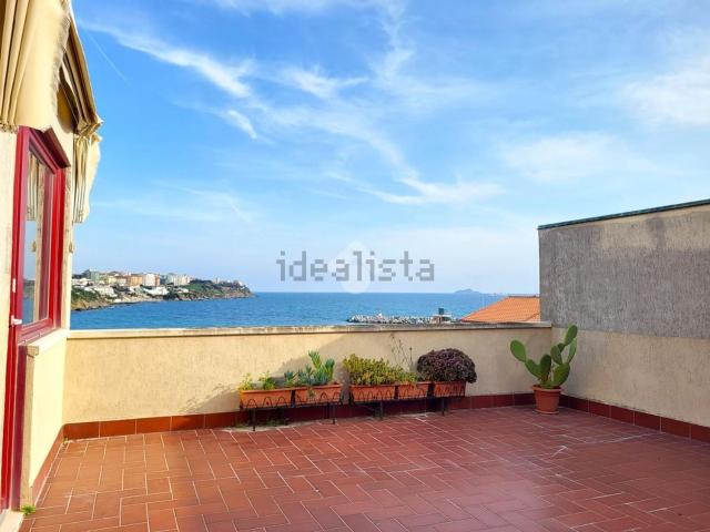 Appartamento in vendita di 210 m² in Via Salivoli, 14