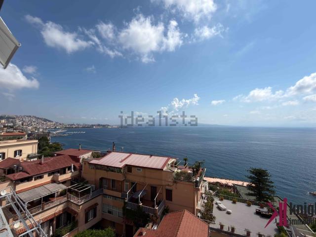 Appartamento in vendita di 210 m² in Via Posillipo, 276