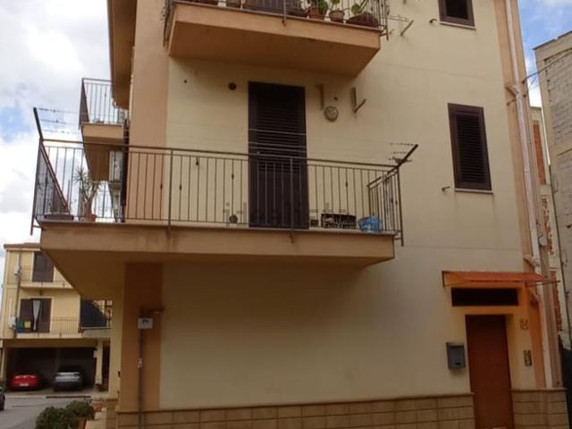 Appartamento in vendita di 210 m² in Via Papa Giovanni XXIII, 52
