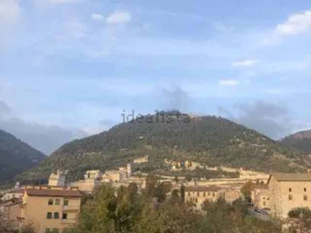 Appartamento in vendita di 210 m² in Via Perugina