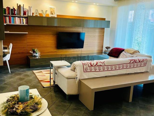 Appartamento in vendita di 210 m² in Via Radici in Piano