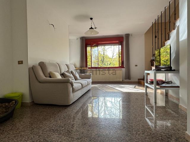 Appartamento in vendita di 210 m² in Via Raffaello Sanzio, 25