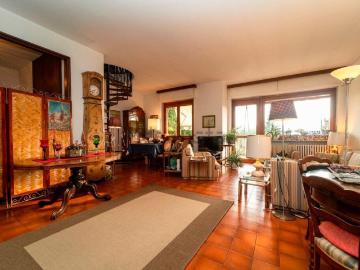Appartamento in vendita di 210 m² in Viale Ovidio, 12