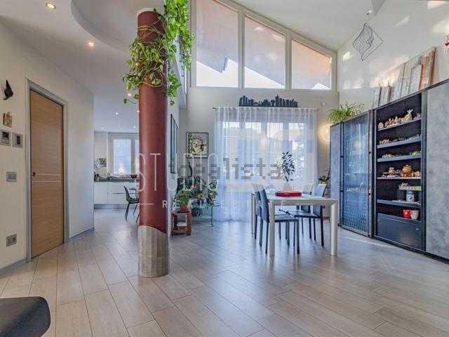 Appartamento in vendita di 210 m² in Corso Como