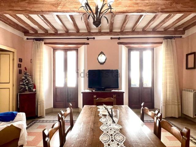 Appartamento in vendita di 211 m² in Via Giacomo Matteotti