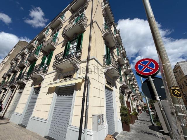 Appartamento in vendita di 211 m² in Via dei Mille, 181